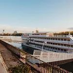 Botel Pressburg Hotel 3*