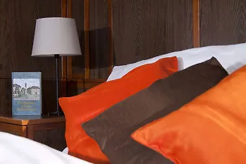 Botel Pressburg Отель