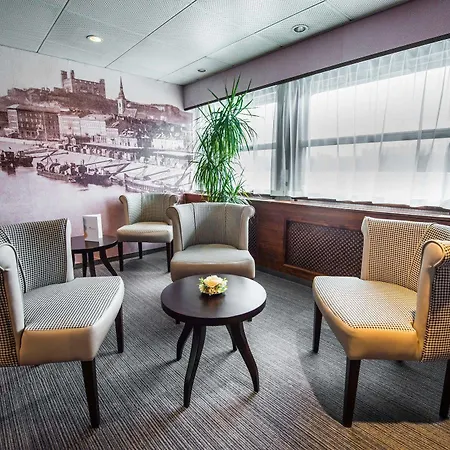 Botel Pressburg Отель 3*