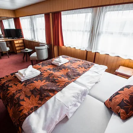 Botel Pressburg 3* Pozsony