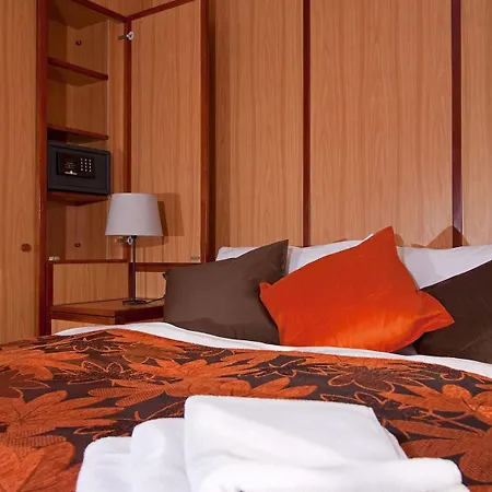 Botel Pressburg 3*