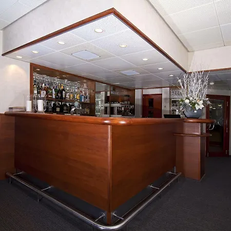 Botel Pressburg Отель 3*