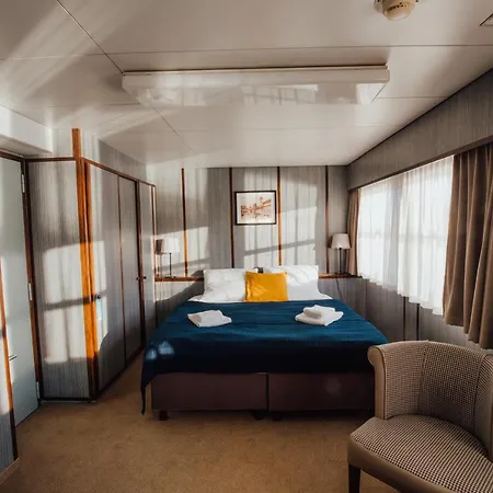 Botel Pressburg Szálloda 3*