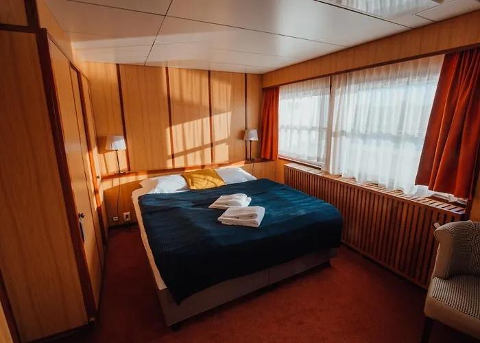 Отель Botel Pressburg