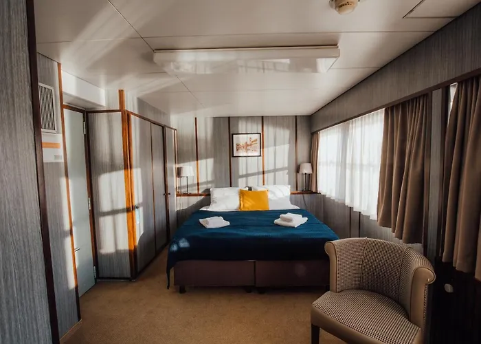 Botel Pressburg Hotel 3*