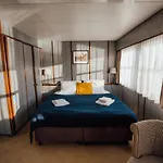 Botel Pressburg 호텔