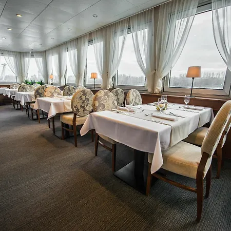 Hotel Botel Pressburg Bratislava