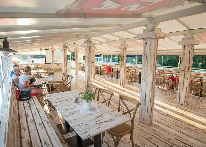 Botel Pressburg 3* Братислава