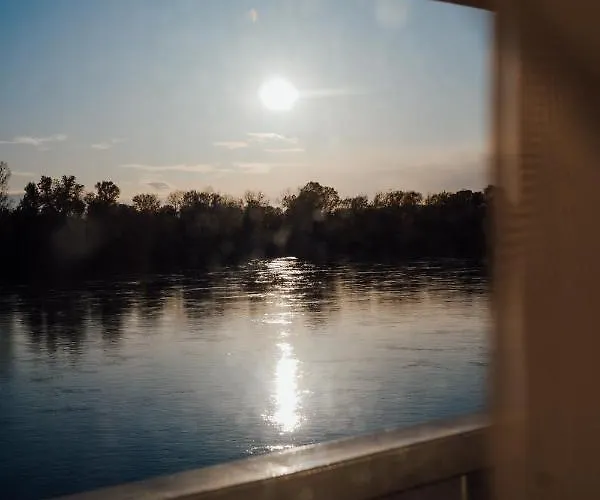 Botel Pressburg 3* Братислава