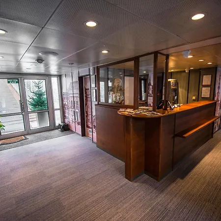 Botel Pressburg Hotell 3*