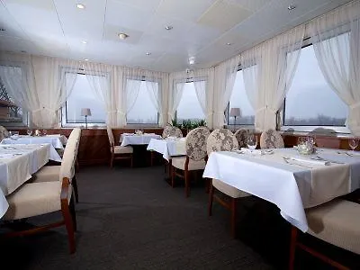 Отель Botel Pressburg Братислава