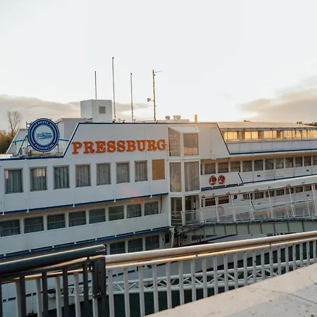 Hotell Botel Pressburg